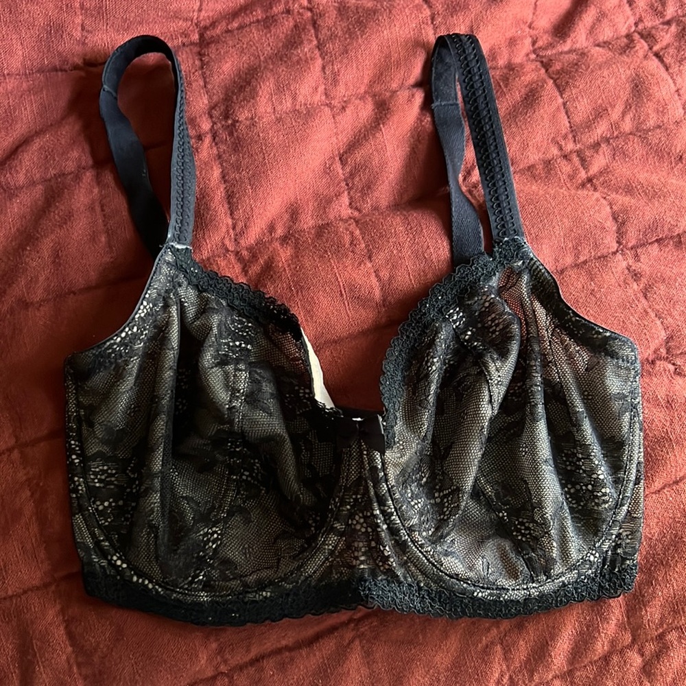 32g lace black bra